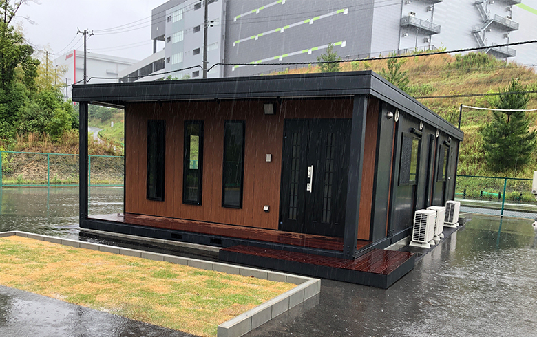2025.5.23 アウトレットユニットハウス19坪（38畳）タイプを、事務所として設置しました。