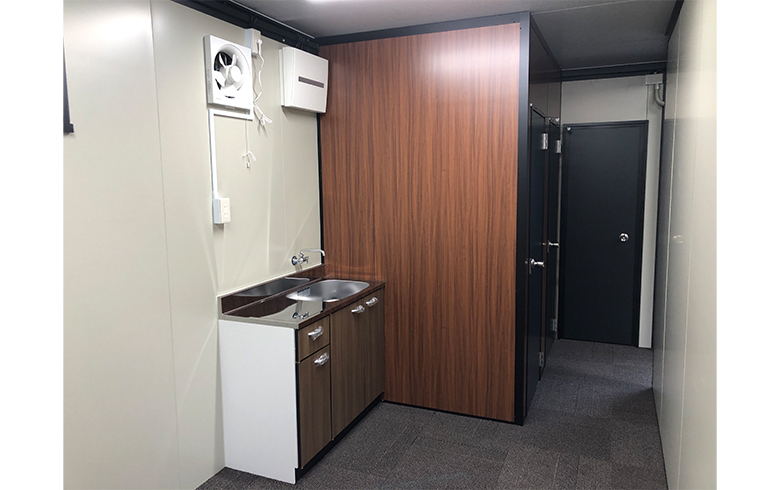 2025.5.23 アウトレットユニットハウス19坪（38畳）タイプを、事務所として設置しました。
