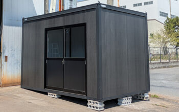 2025.4.17 アウトレットユニットハウス2.5坪（5畳）タイプを、休憩室として設置しました。