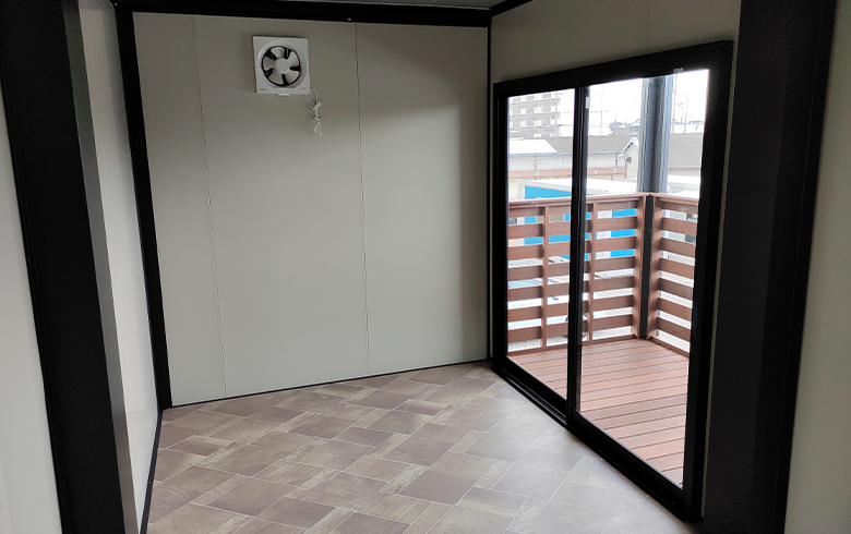 ユニットハウス5.5坪タイプ　2階建て（簡易住宅仕様）