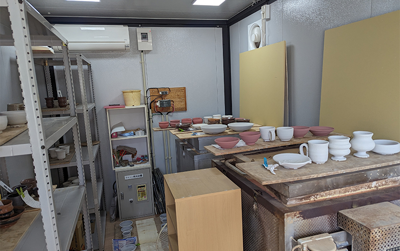 2024.3.21 アウトレットユニットハウス3.1坪（6.2畳）タイプを、陶芸教室の作業部屋として設置しました。