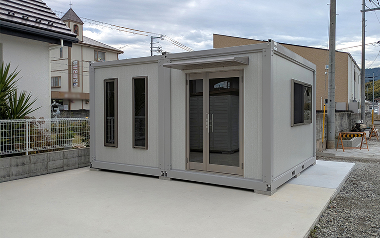 2025.11.12 アウトレットユニットハウス5坪（10畳）タイプを、社員休憩室として設置しました。
