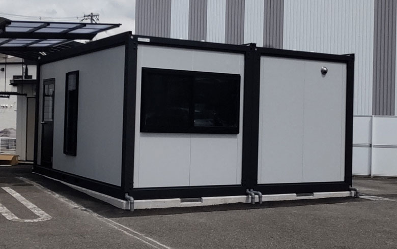 2023.8.19 アウトレットユニットハウス7.5坪（15畳）タイプを、事務所として設置しました。