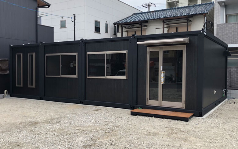 2023.6.27 アウトレットユニットハウス15.1坪（30.2畳）タイプを、事務所として設置しました。