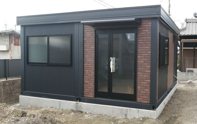 2022.12.5 アウトレットユニットハウス7.5坪（15畳）トイレBOX付を美容室として設置しました。