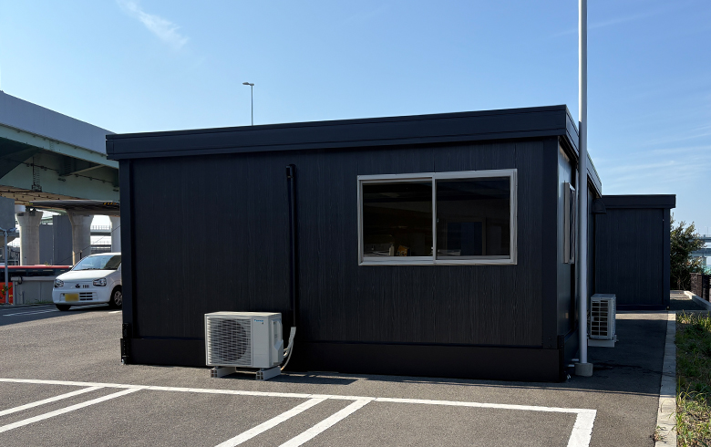 2025.11.5 アウトレットユニットハウス11.3坪（22.6畳）タイプを、事務所として設置しました。