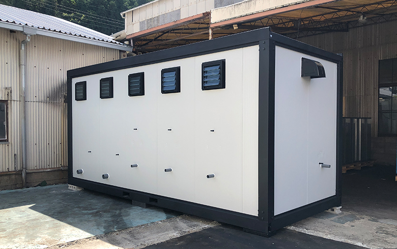 2025.9.3 アウトレットトイレハウス3.8坪（7.6畳）タイプを、屋外用トイレとして設置しました。