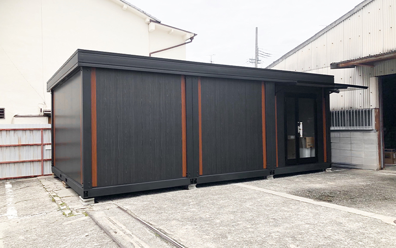 2024.6.24 アウトレットユニットハウス9.3坪（18.6畳）タイプを、受付・更衣室として設置しました。