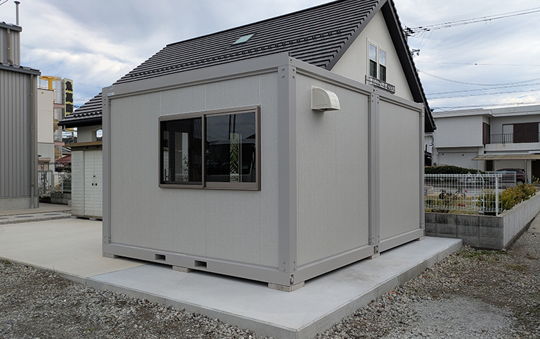 2025.11.12 アウトレットユニットハウス5坪（10畳）タイプを、社員休憩室として設置しました。