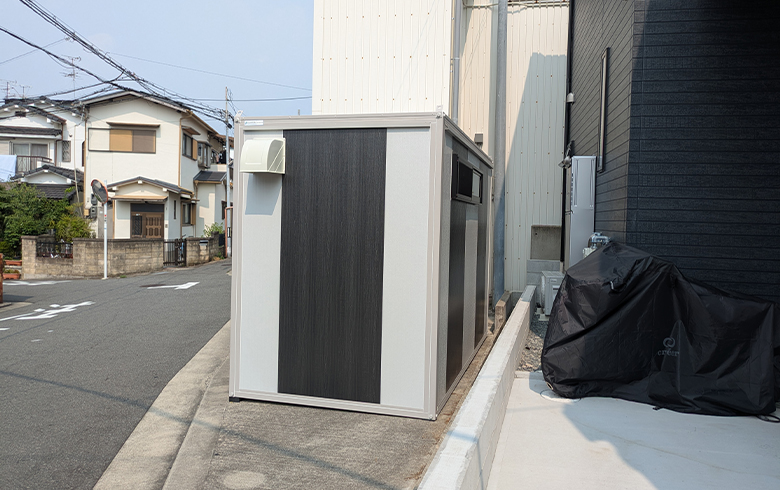 2025.7.9 アウトレットユニットハウス2坪（4畳）タイプB級品を、ネイルサロンとして設置しました。