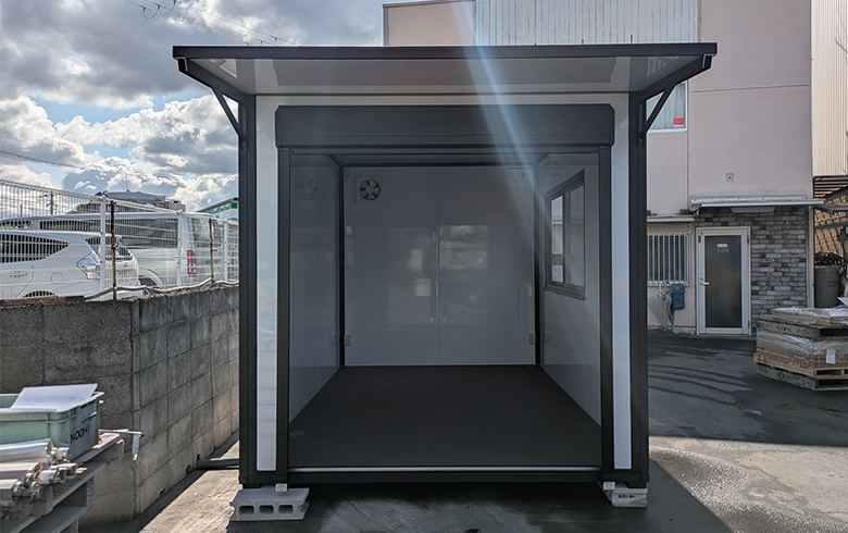 2025.2.20 アウトレットユニットハウス2.5坪（5畳）タイプを、作業場として設置しました。