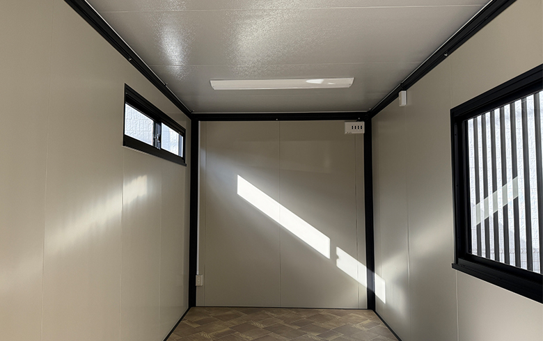 2025.11.18 アウトレットユニットハウス3.8坪（7.6畳）タイプを、趣味部屋として設置しました。