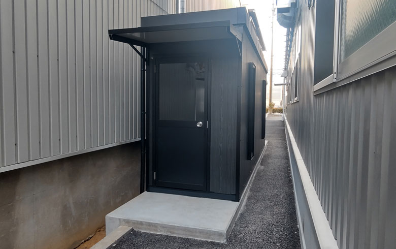 2023.3.3 組立式パネルハウス2.2坪（4.4畳）タイプを、喫煙所として設置しました。