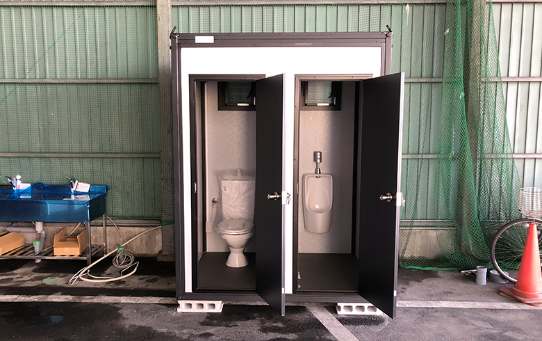 2025.2.13 アウトレットトイレユニット0.7坪（1.4畳）タイプを、作業員トイレとして設置しました。