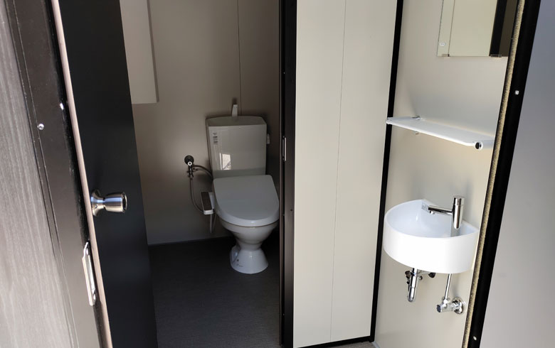 2023.8.4 アウトレットユニットトイレ3.1坪（6.2畳）タイプを、従業員用トイレとして設置しました。