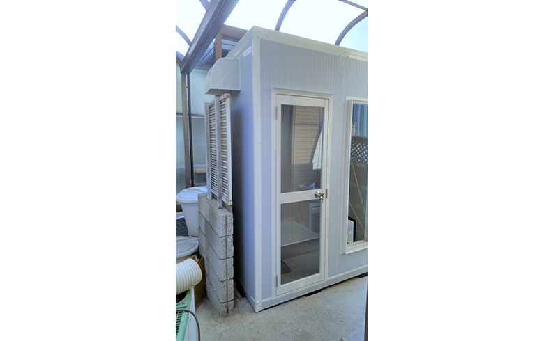2021.11.26　組立式パネルハウス0.4坪（0.8畳）タイプを、ペット小屋として設置しました。