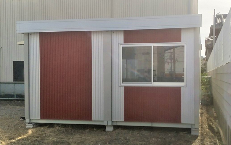 2021.11.4　中古ユニットハウス8坪（16畳）タイプ　カスタマイズ仕様を、事務所として設置しました。