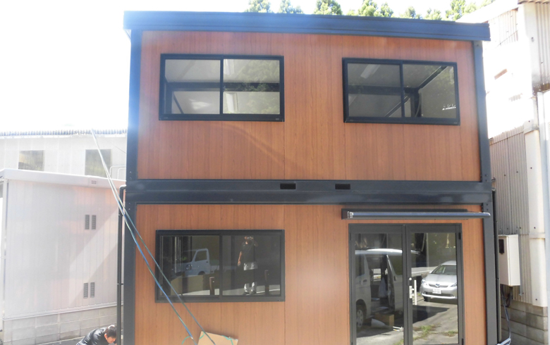 2017.6.2 アウトレットユニットハウス11.3坪（22.6畳）2階建てタイプを、事務所として設置しました。