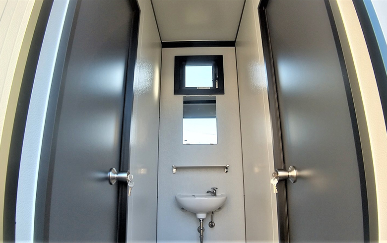 2021.12.24　アウトレットトイレハウス1.3坪（2.6畳）タイプを設置しました。