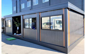 2021.12.3　アウトレットユニットハウス16坪（32畳）タイプを、事務所として設置しました。