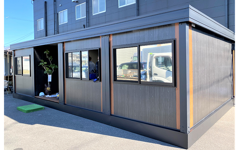 2021.12.3　アウトレットユニットハウス16坪（32畳）タイプを、事務所として設置しました。