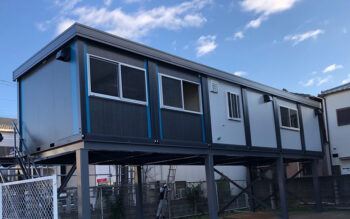2020.11.21 アウトレットユニットハウス15坪（30畳）タイプを、社長室及び作業場として設置しました。