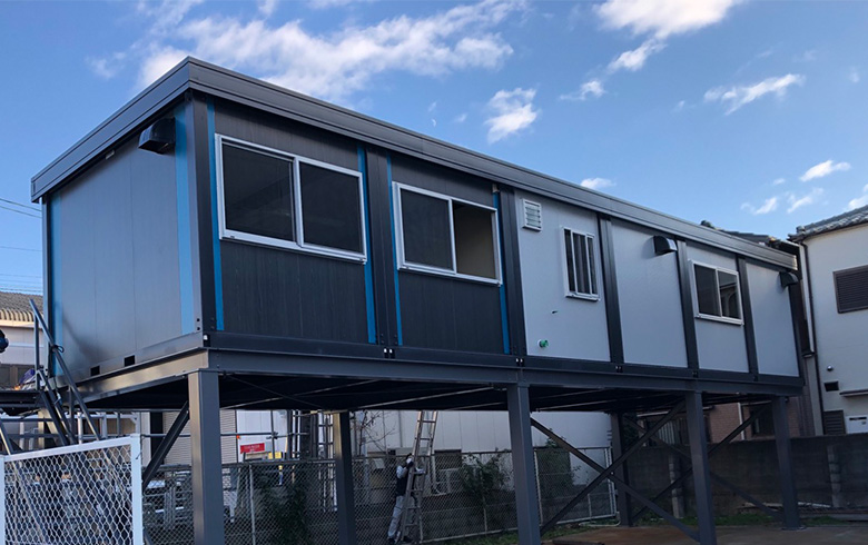2020.11.21 アウトレットユニットハウス15坪（30畳）タイプを、社長室及び作業場として設置しました。