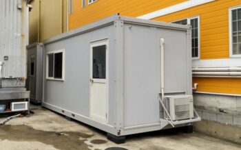 2022.8.27 ユニットハウス3.8坪（7.6畳）2棟を、PCR検査室として設置しました。