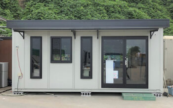 2019.8.30 中古ユニットハウス8坪（16畳）タイプ　カスタマイズ仕様を、受付事務所として設置しました。