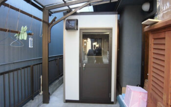 2014.10.7 組立式パネルハウス1.5坪（3畳）タイプを、キャットハウスとして設置しました。