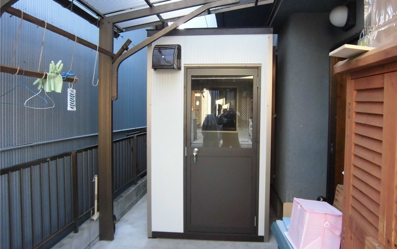 2014.10.7 組立式パネルハウス1.5坪（3畳）タイプを、キャットハウスとして設置しました。