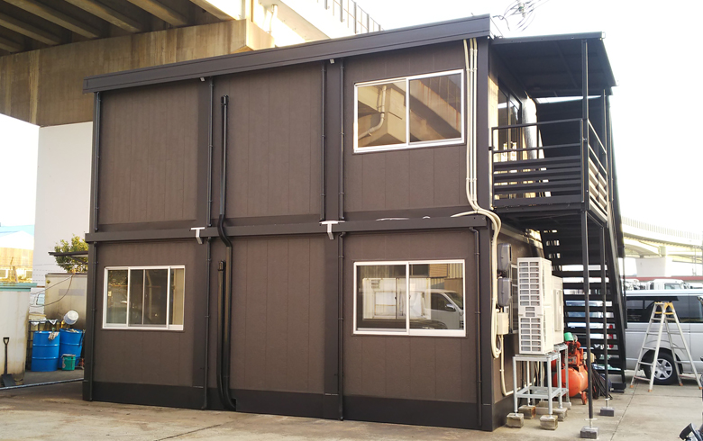 2019.2.2 中古ユニットハウス12坪2階建て（48畳）タイプとフロハウス1.2坪タイプを、事務所・休憩室として設置しました。
