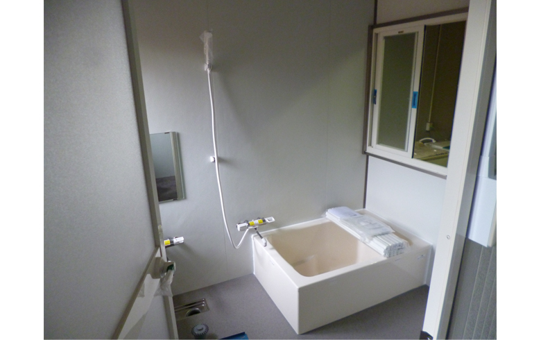 2015.3.18 組立式パネルハウス2.2坪（4.4畳）タイプ を、浴室として設置しました。