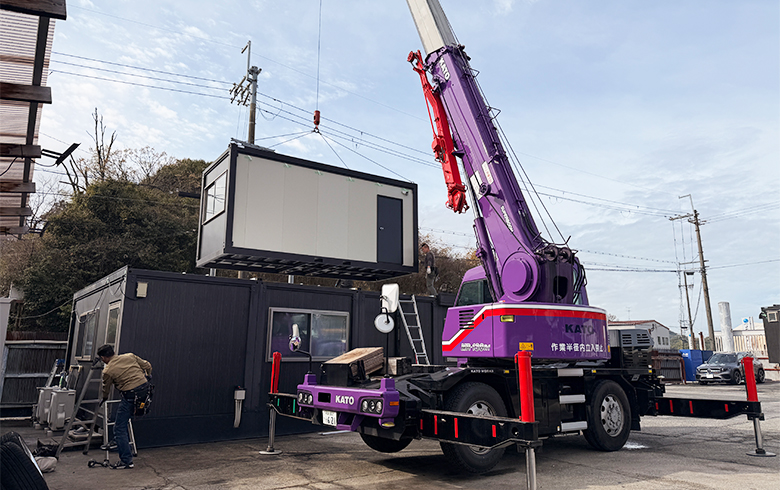 2026.2.27 アウトレットユニットハウス11.3坪（22.6畳）タイプを、運送会社の事務所として2階建に増設しました。