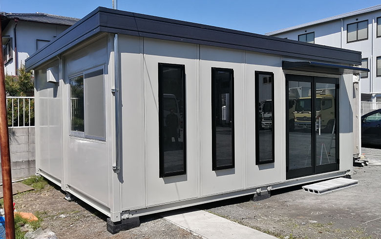 2020.4.14 中古ユニットハウス8坪（16畳）タイプ カスタマイズ品を、事務所として設置しました。
