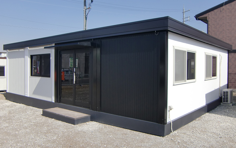 2013.1.22 中古ユニットハウス20坪（40畳）タイプ 金属サイディング貼りを、事務所として設置しました。