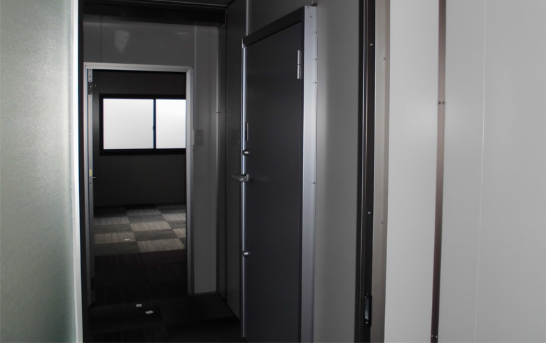 2018.1.30 アウトレットユニットハウス18.8坪（37.6畳）タイプ2階建てを、事務所・更衣室として設置しました。
