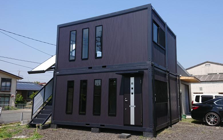 2018.4.28アウトレットユニットハウス7.5坪（15畳）タイプ2階建て 金属サイディング貼りを、事務所として設置しました。