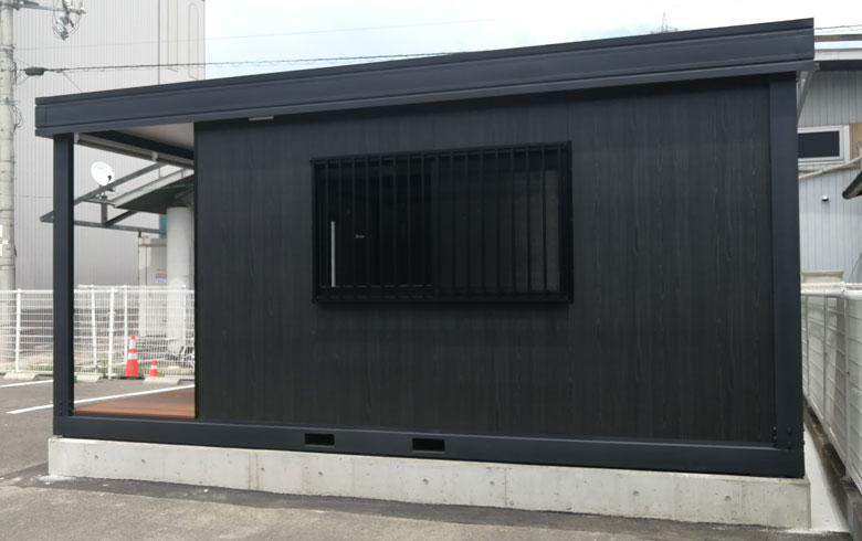 2022.8.5 アウトレットユニットハウス11.3坪（22.6畳）タイプを、会議室として設置しました。