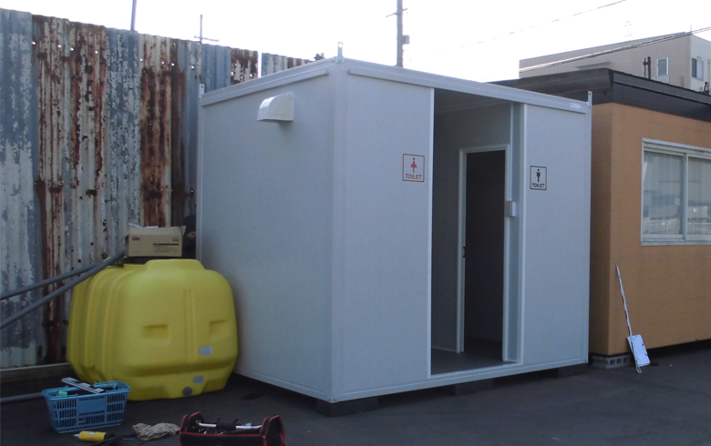 2018.3.28アウトレットユニットハウス1.9坪（3.8畳）タイプを、従業員用トイレとして設置しました。