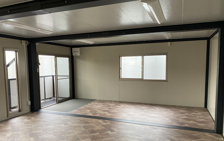 2022.11.26 アウトレットユニットハウス11.3坪（22.6畳）タイプを、会議・商談室として2階へ増設しました。