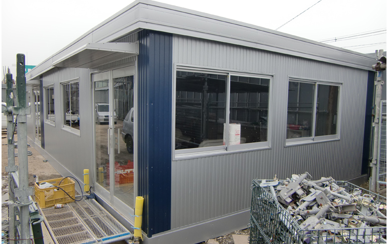 2013.2.4 中古ユニットハウス8坪（16畳）・12坪（24畳）タイプ 金属サイディング貼りを、事務所として設置しました。