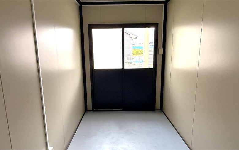 2026.3.30 アウトレットユニットハウス2坪（4畳）タイプB級品を、事務所として設置しました。