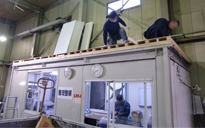 2013.12.7 組立式パネルハウス2.5坪（5畳）タイプを、休憩室として設置しました。